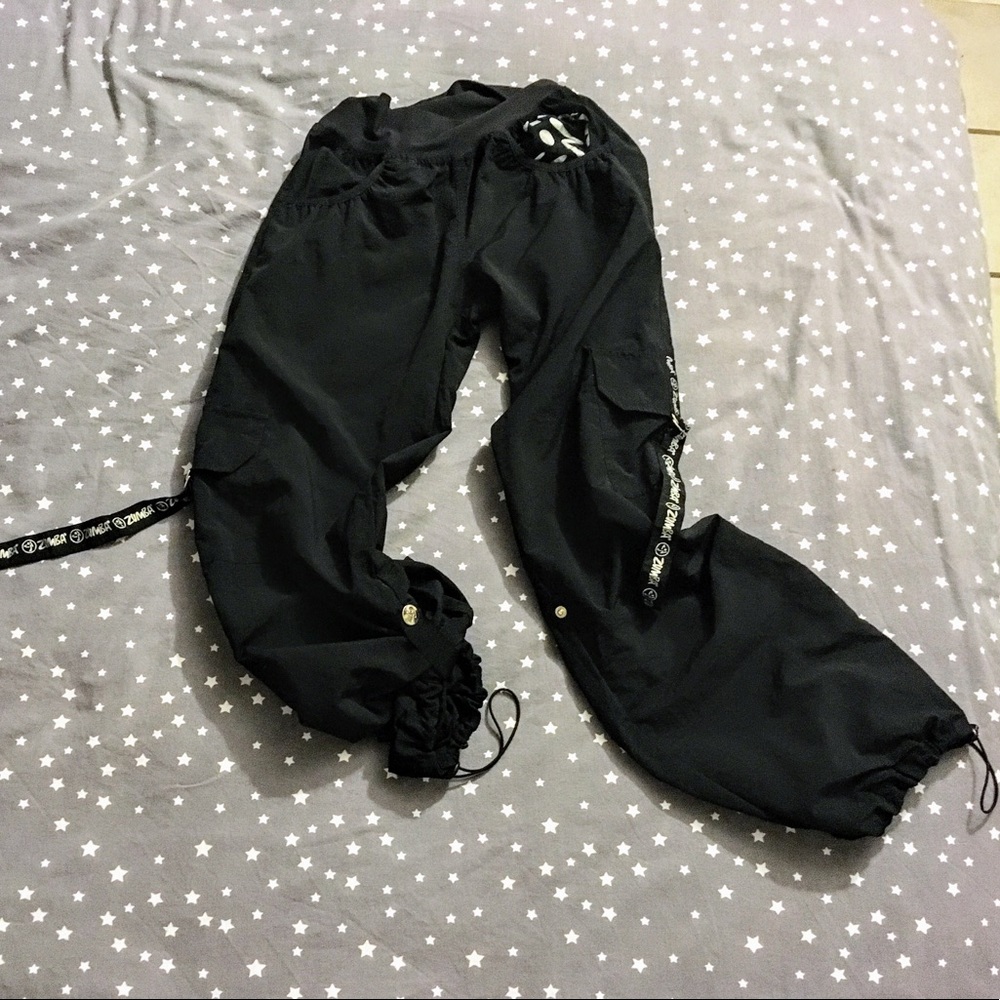 Zumba Wear Black Convertible Cargo Pants NWOT XS
